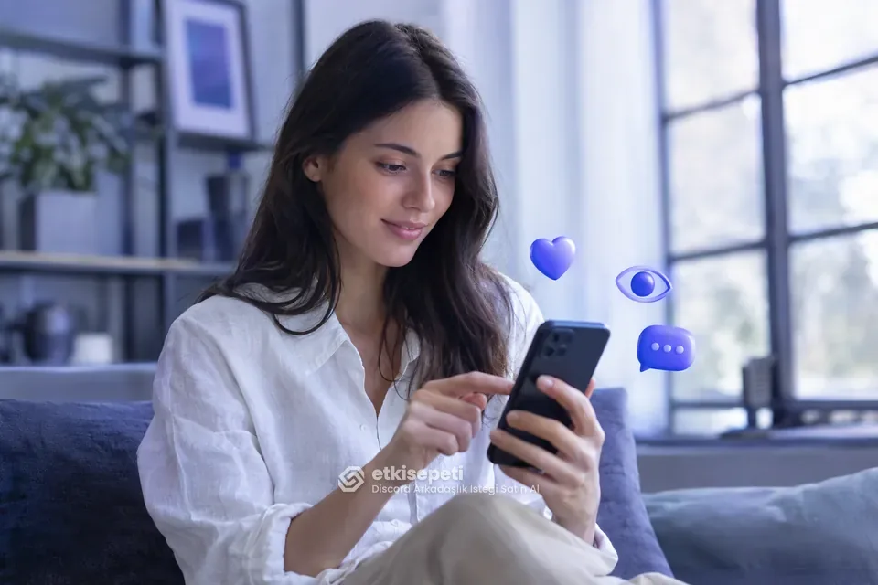 Diğer Discord hizmetlerine göz atan bir kullanıcı
