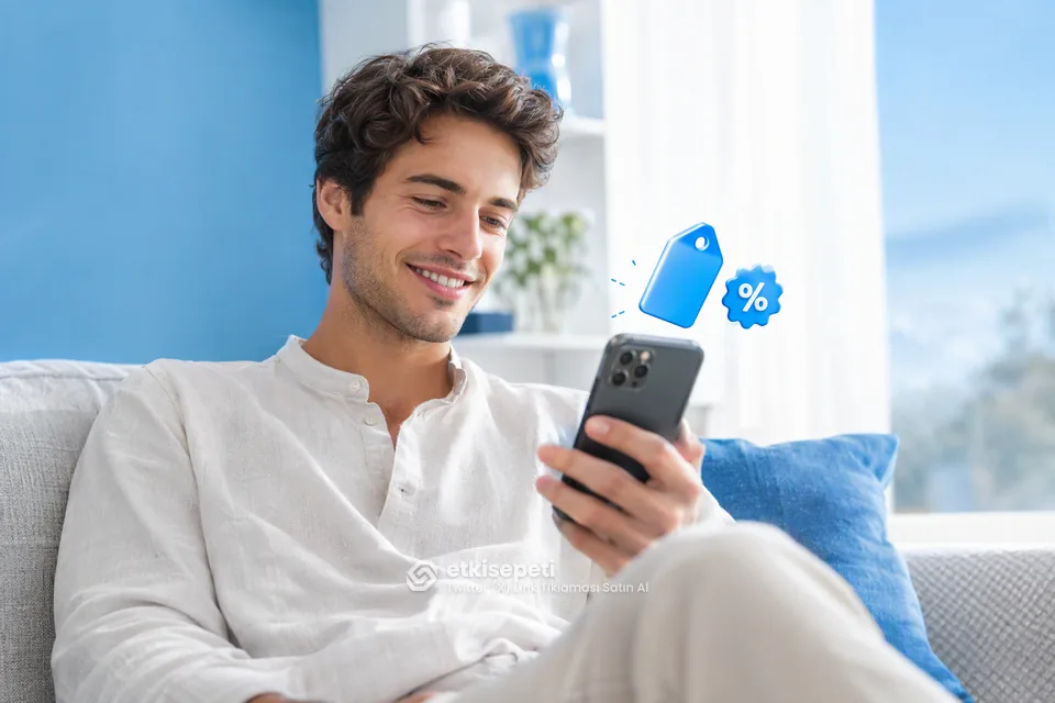 Twitter (X) Link Tıklaması paket fiyatlarını inceleyen bir kullanıcı